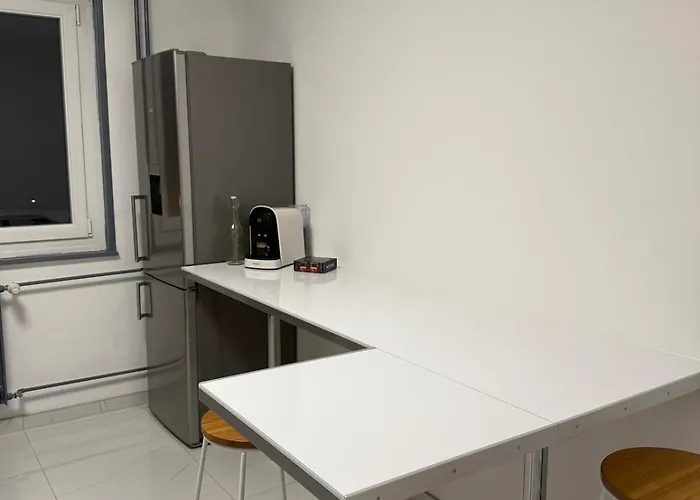 Newly Renovated Private Parking Wifi In דירה *