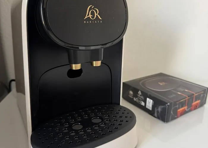 Newly Renovated Private Parking Wifi In Apartment *