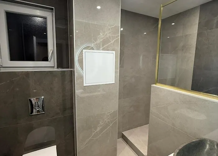 Newly Renovated Private Parking Wifi In *